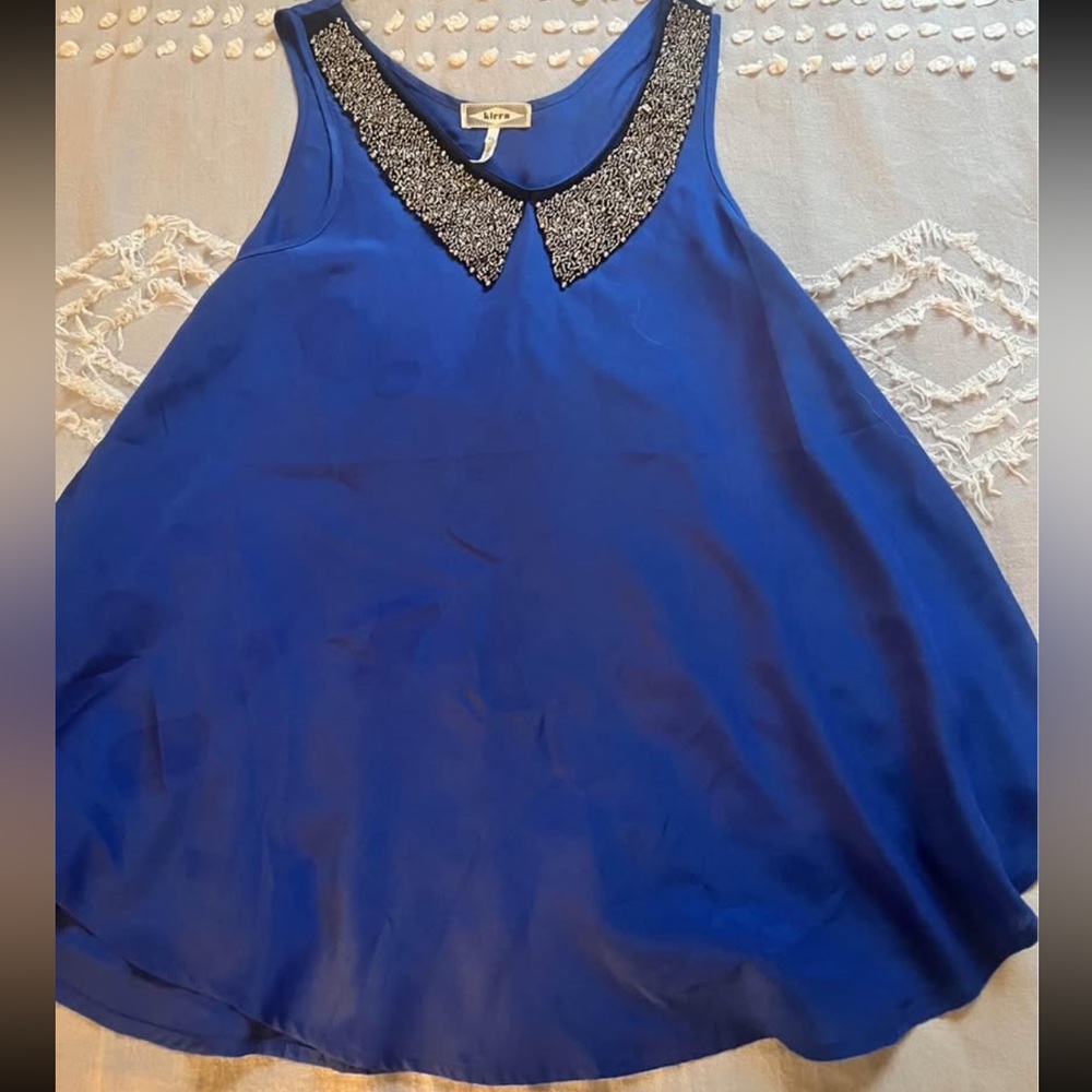 Urban Outfitters Kirra top with a fun silver beaded collar